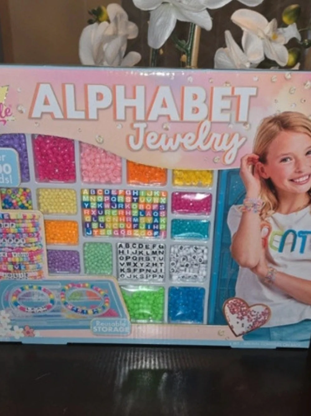 Alphabet Jewelry Bead Kit - Kids Craft Set in Pink, Purple, Blue, Green, Yellow